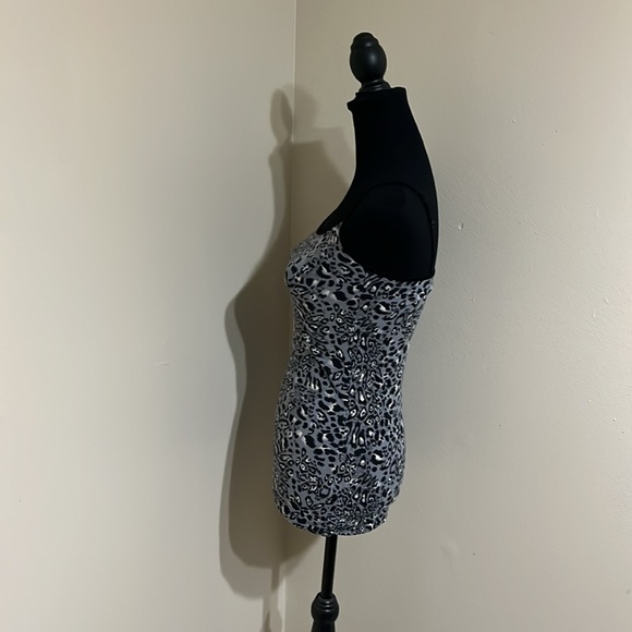 ⭐️Active Basic Women’s Tee Gray/Black Size M⭐️ - Picture 5 of 8